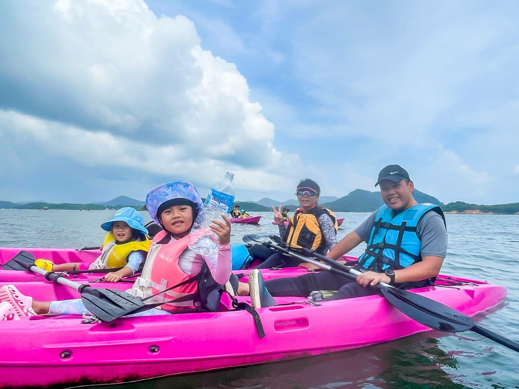 【Ocean conservation】 Beach Cleaning with Kayaks